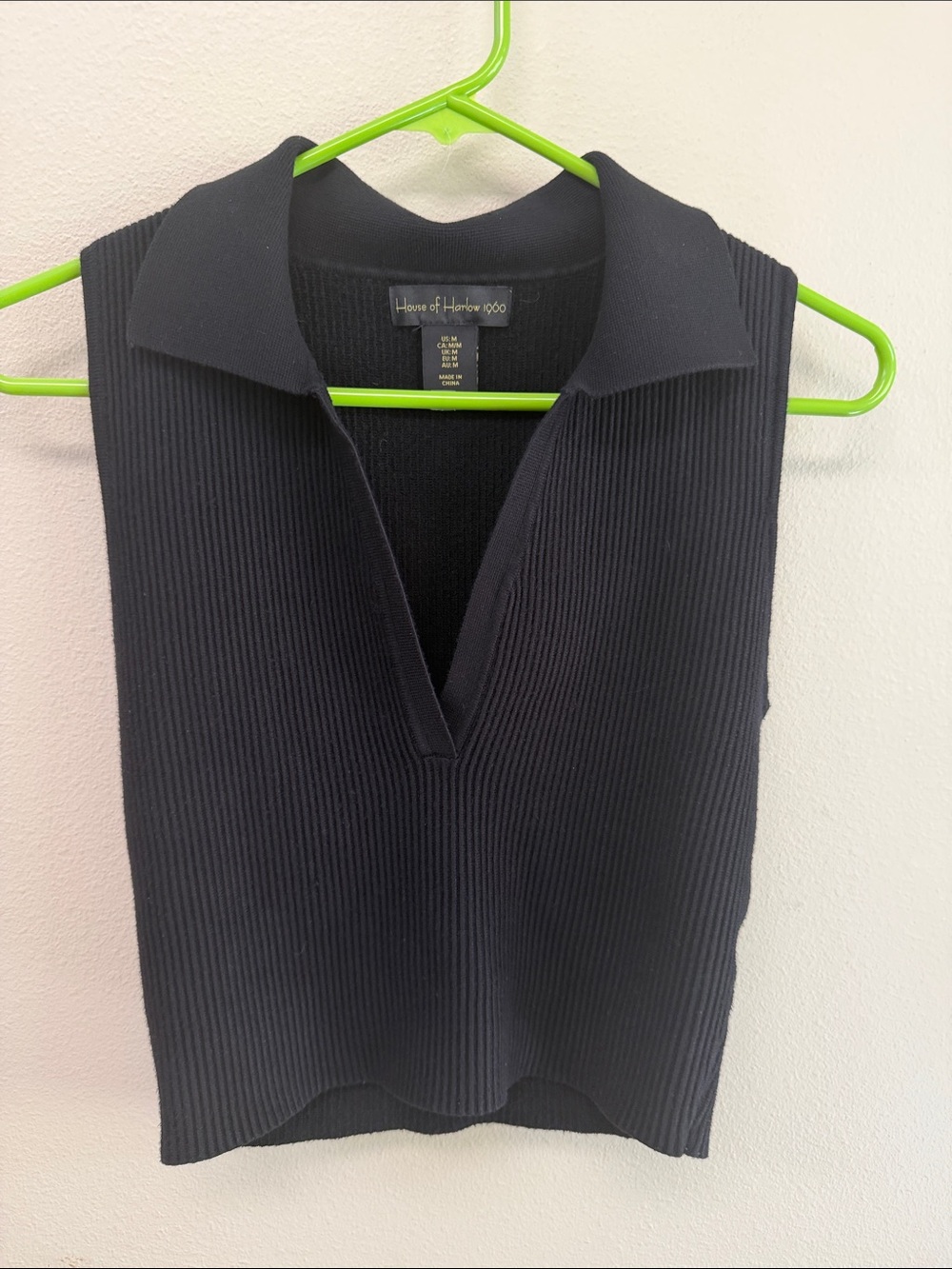 House of Harlow 1960 Black V-Neck Collared Ribbed Tank SzM